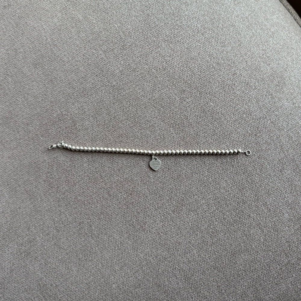 Tiffany & Co. - Heart tag bead bracelet in silver